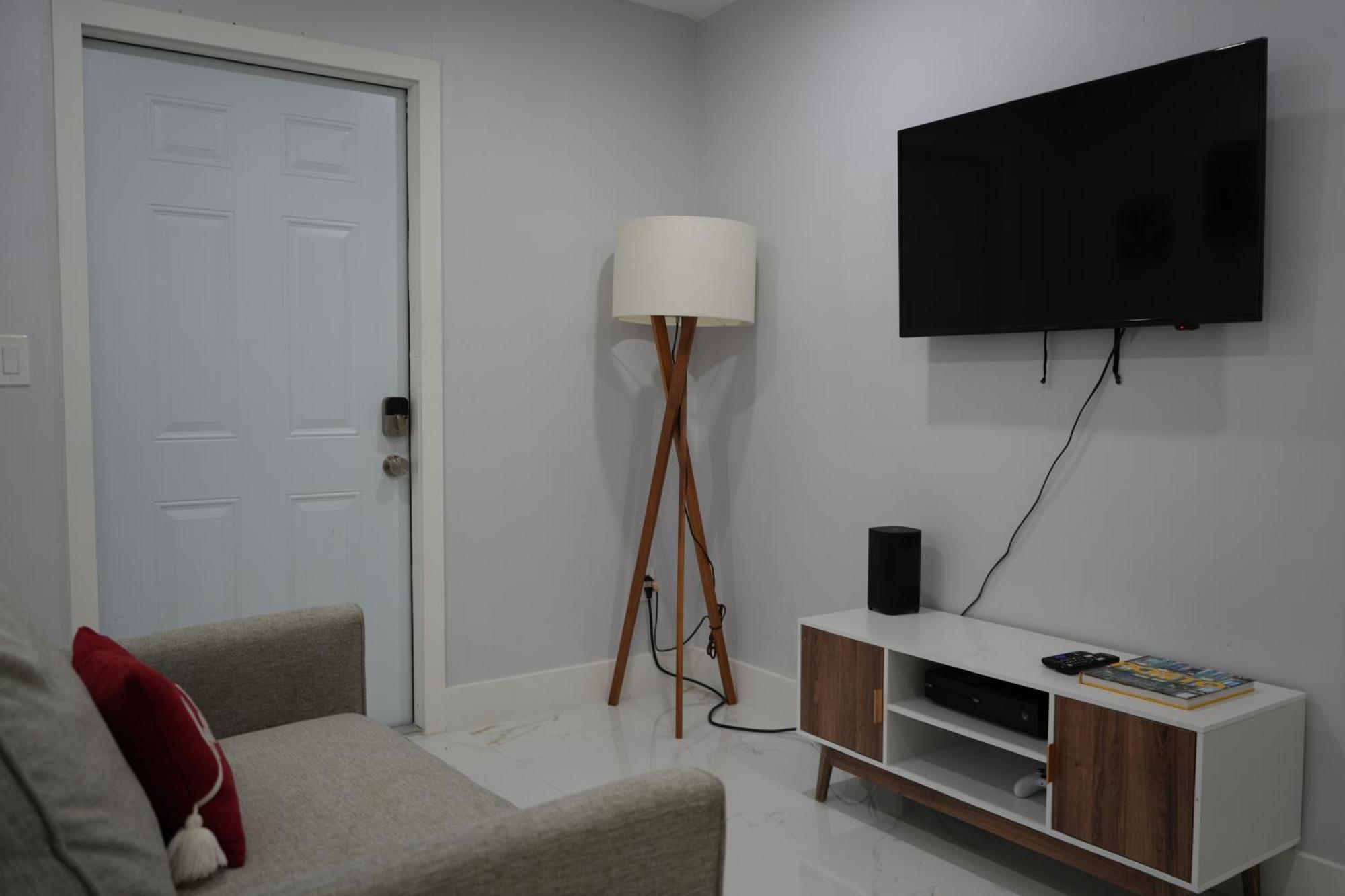 Charming Two Bedroom Apartment. Miami Exterior photo